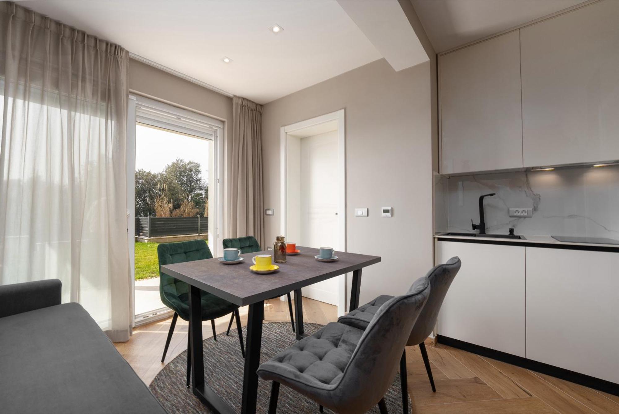 Larum Apartmens Vrsar Exteriér fotografie